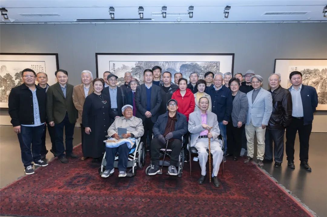 The Exhibition “Mountains under the Brush–Paintings and Calligraphy of Hou Dechang” Rang the Curtain up at the Art Museum of Beijing Fine Art Academy on April 28